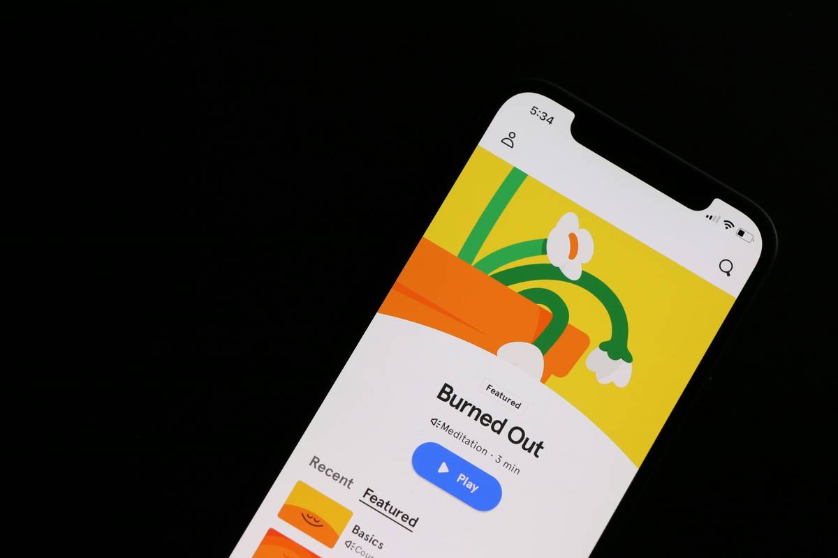 Before-and-after photos of someone who used hypnosis for weight loss